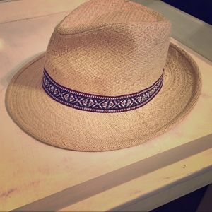 A tan fedora