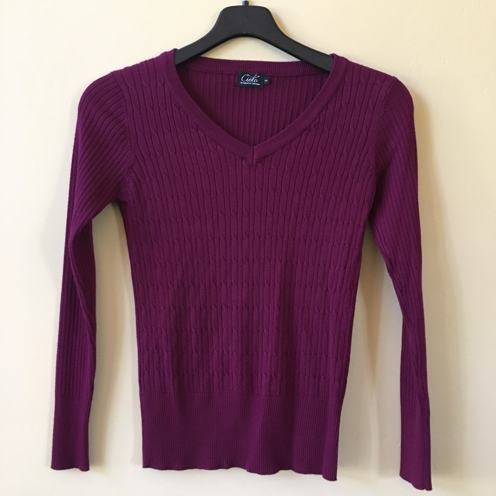 Magenta v neck sweater
