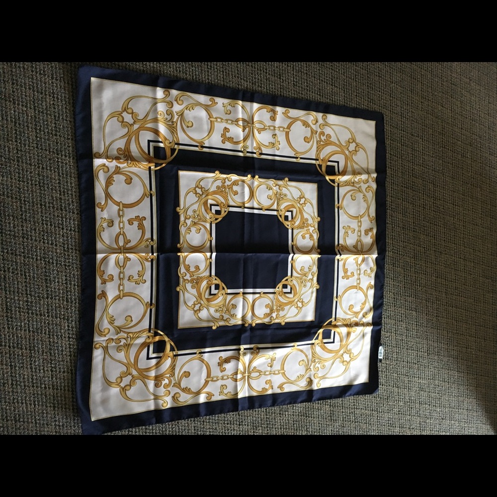 Ladies scarf