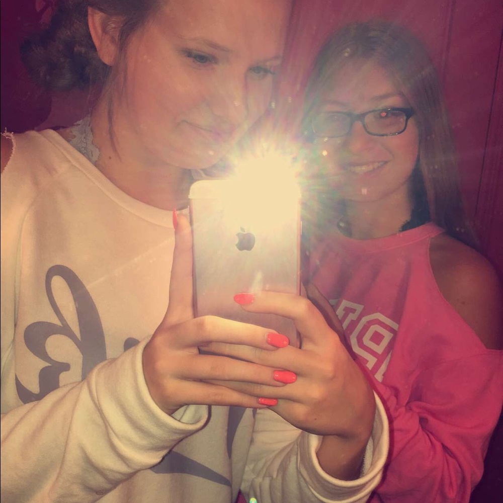 Meet your Posher, Alexis