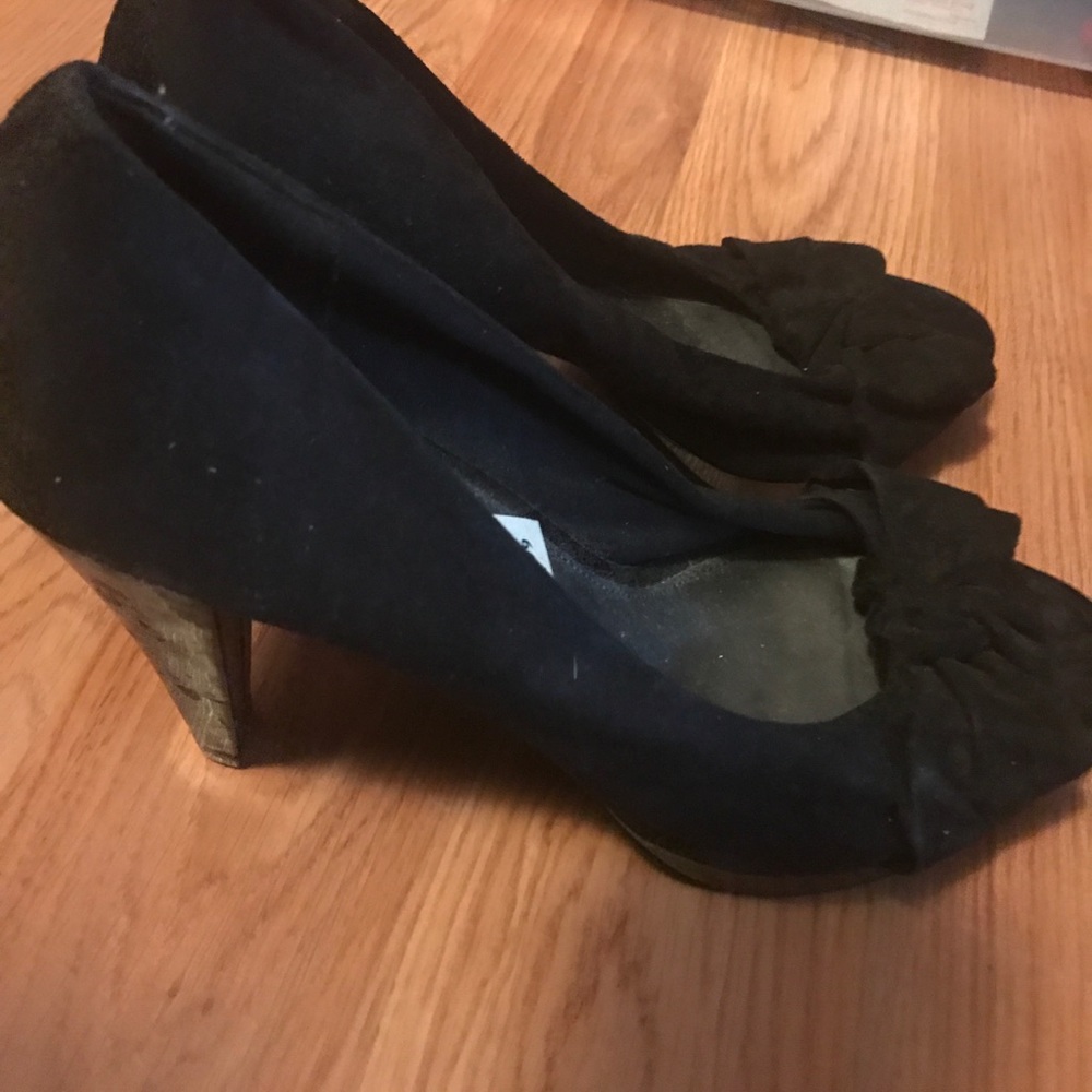Heels - Picture 2 of 2