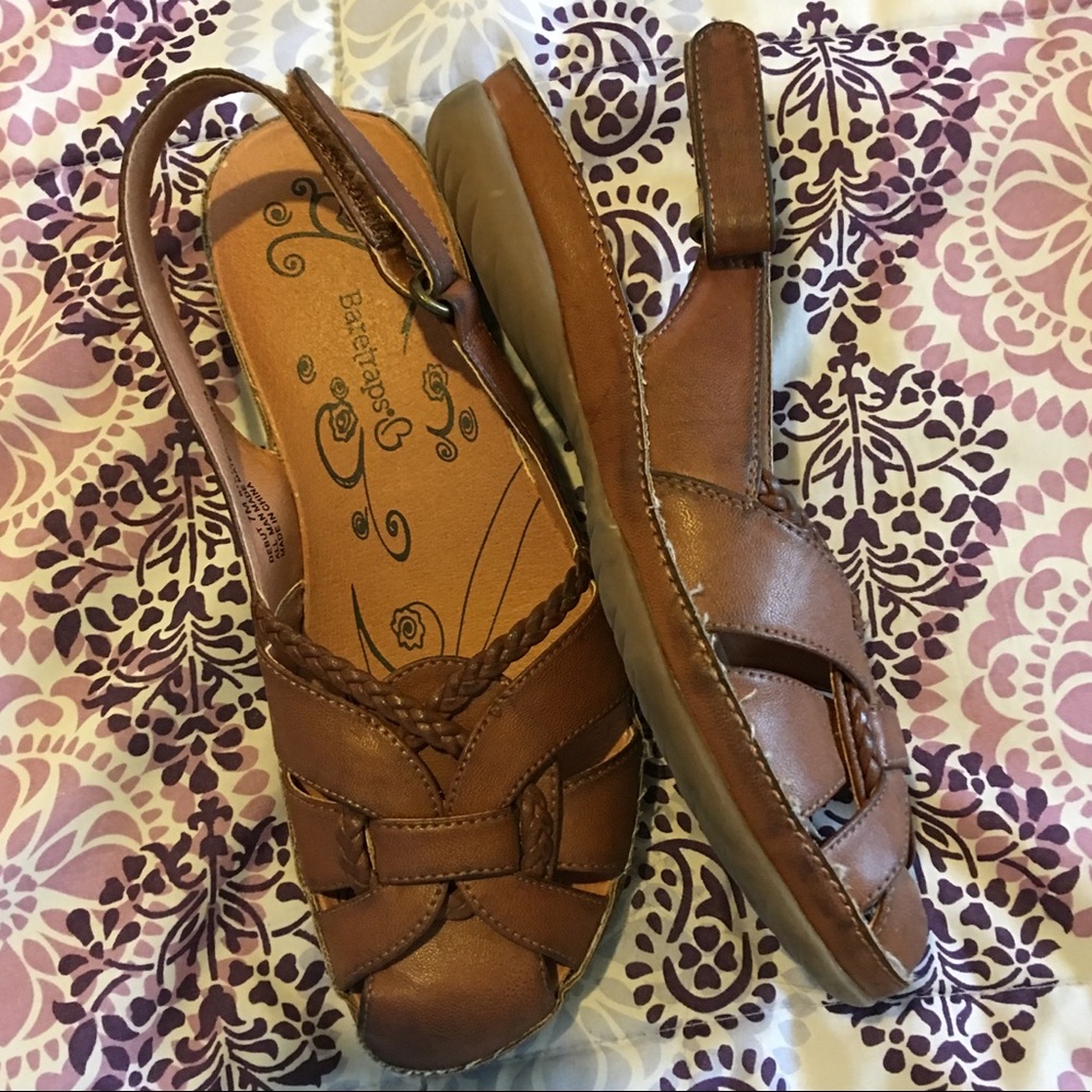 Baretrapes brown sandals