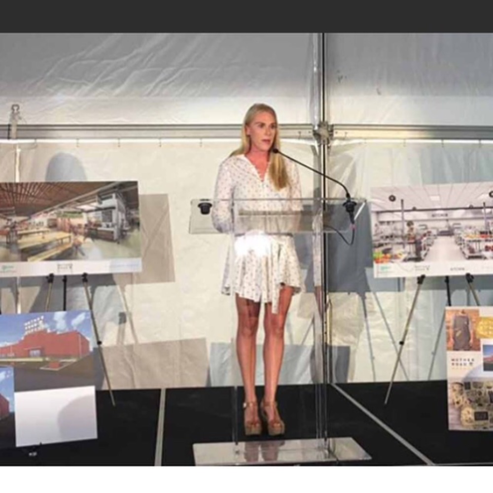 Meet your Posher, Elizabeth