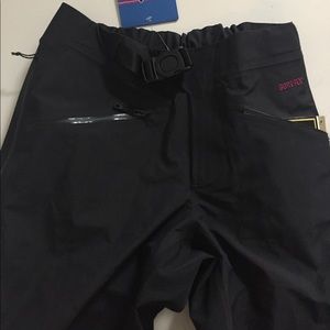 Women's Patagonia snow pants