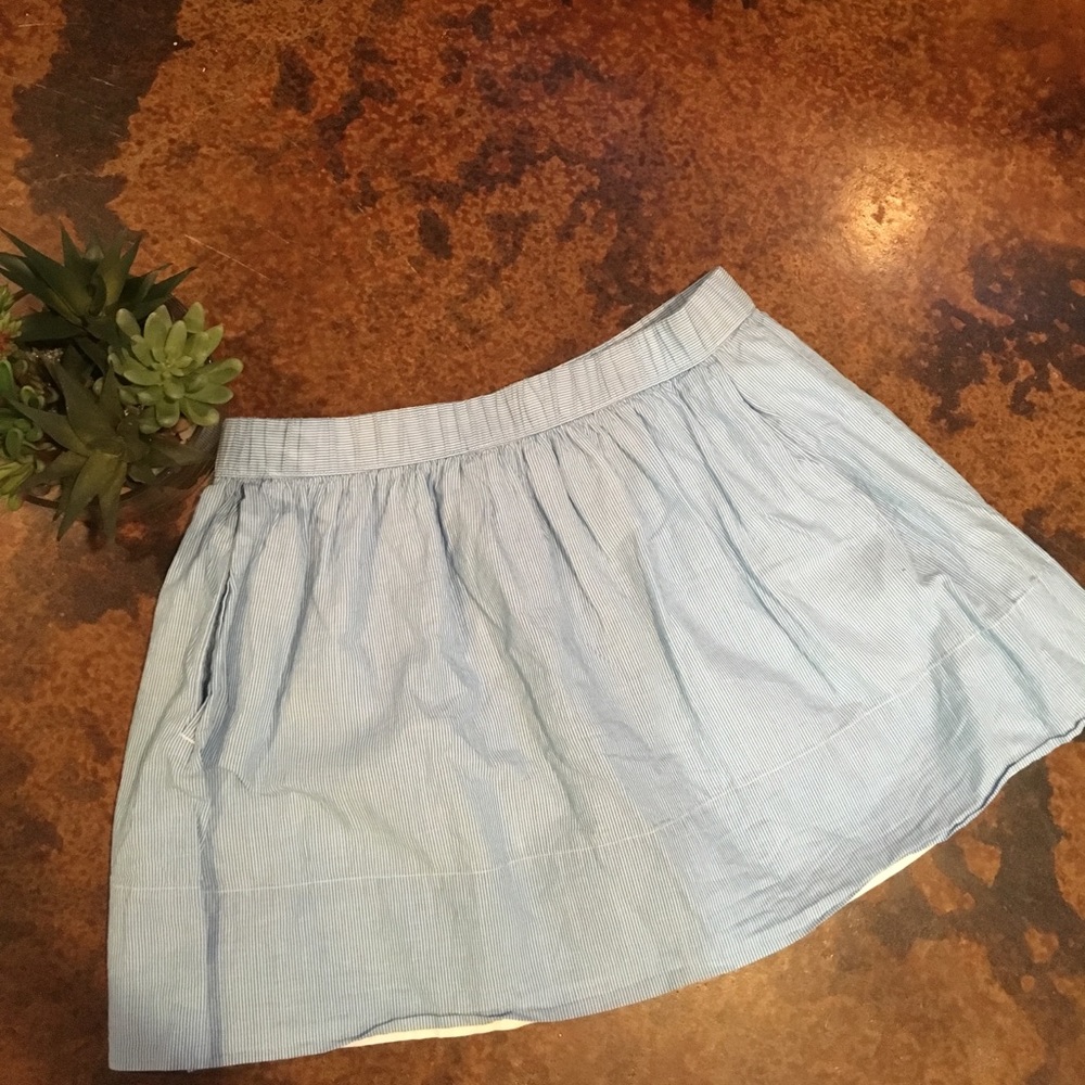 🛍 GAP striped skirt