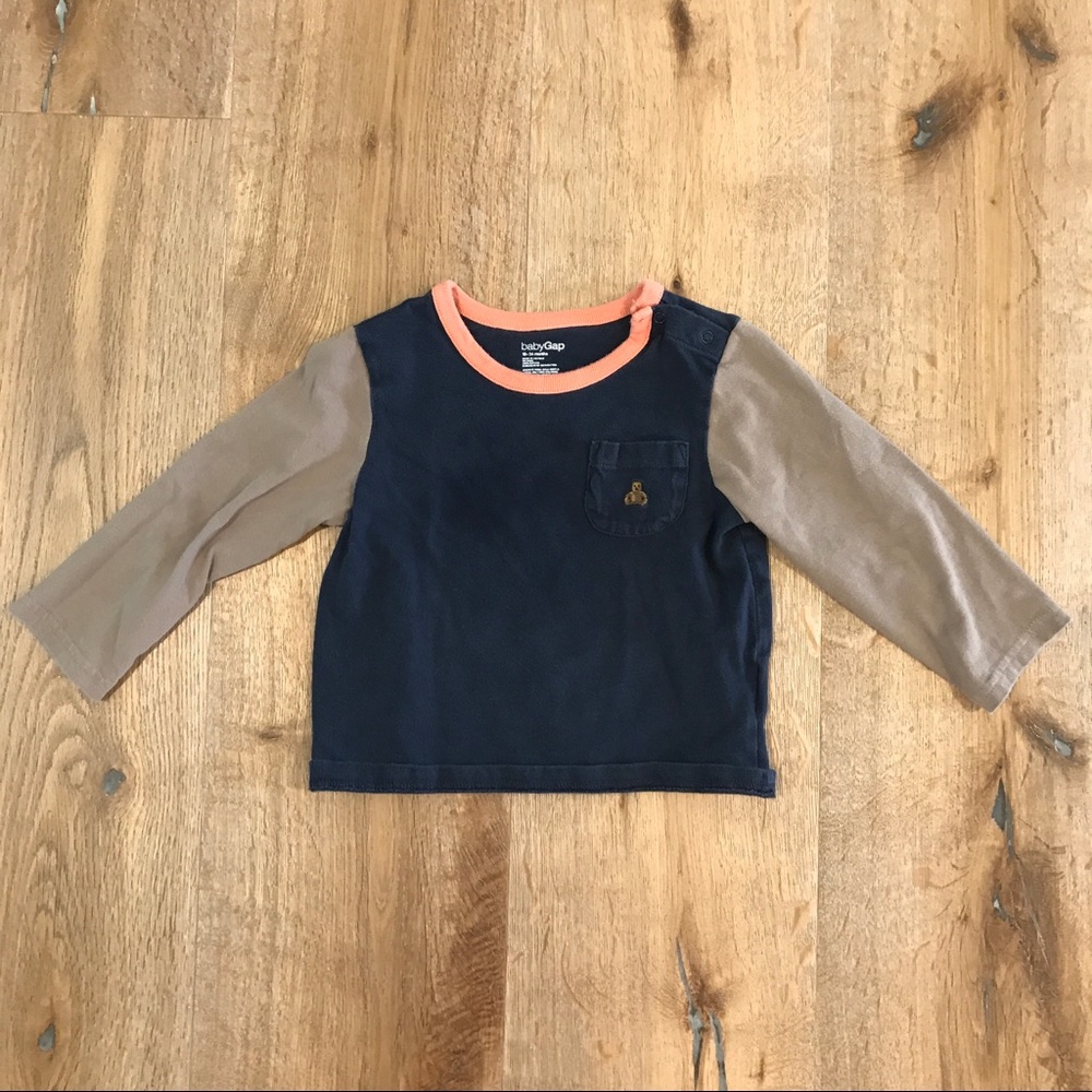 🦊 Gap Color Block Tee