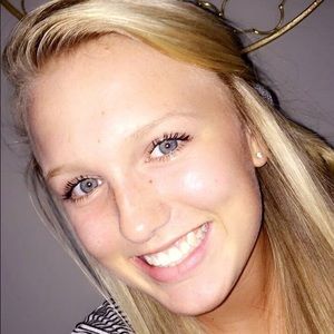 Meet your Posher, Zoe