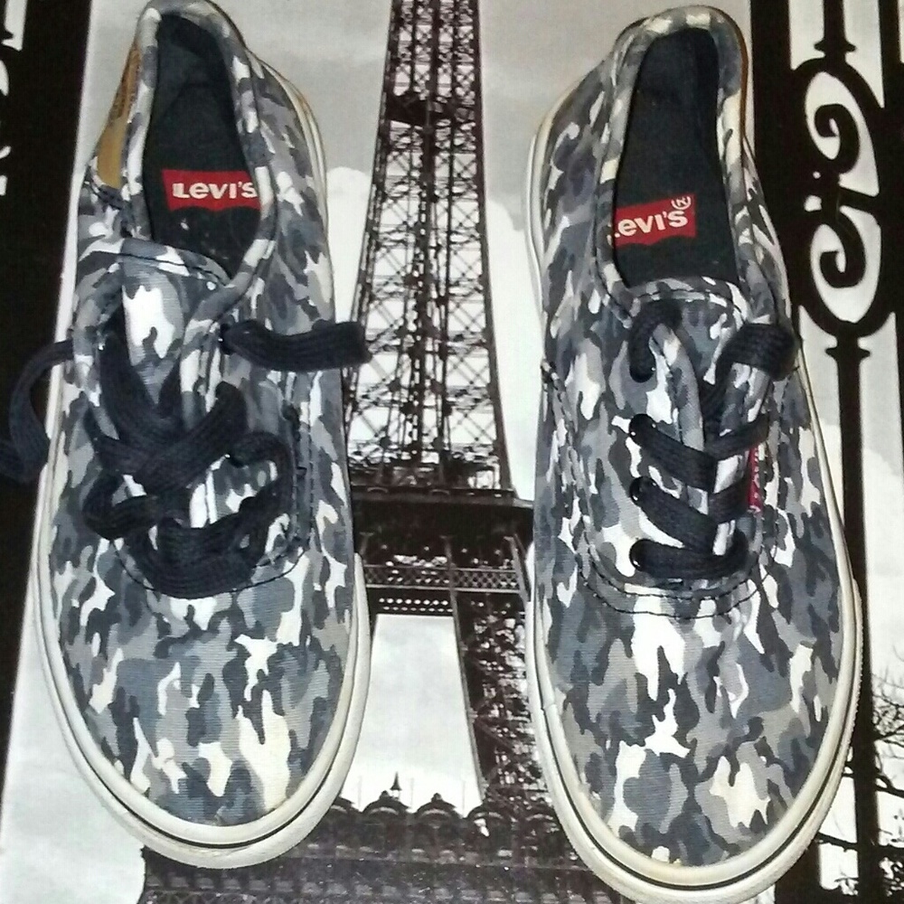 Boy's shoes