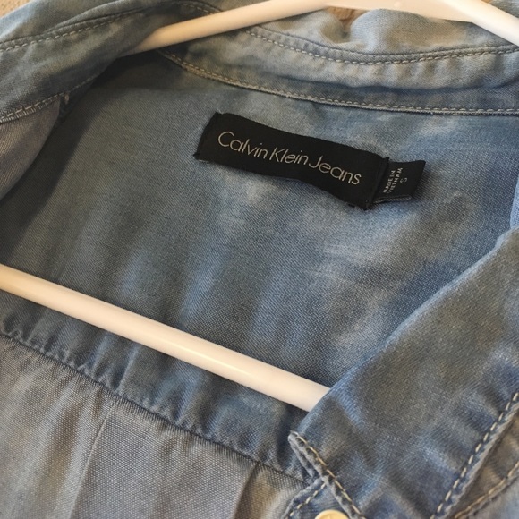 Calvin Klein top FREE with bundle - Picture 4 of 5