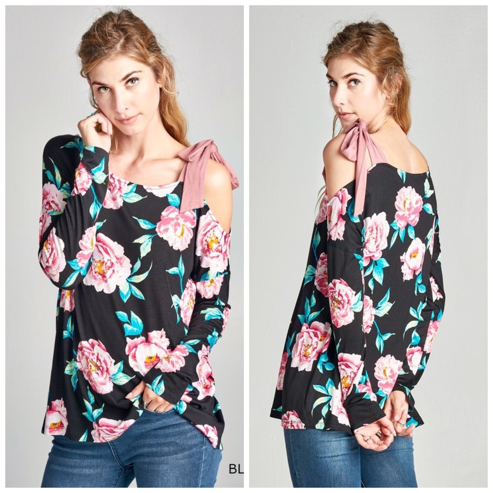 LAST 1! 🌸Knit Floral - one tie shoulder top - Picture 2 of 4