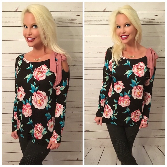 Tops - LAST 1! 🌸Knit Floral - one tie shoulder top