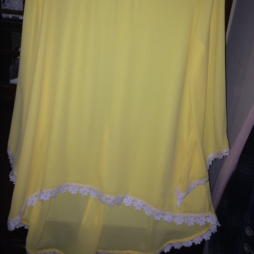 Umgee Tunic 2x Butter yellow -daisy lace- tunic