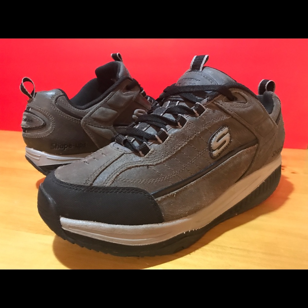 Women's Size 8.5 Gray & Black Skechers Shape-Ups