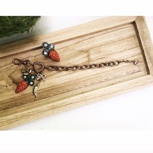 Betsey Johnson carrot set