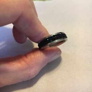 BLACK CRYSTAL RING