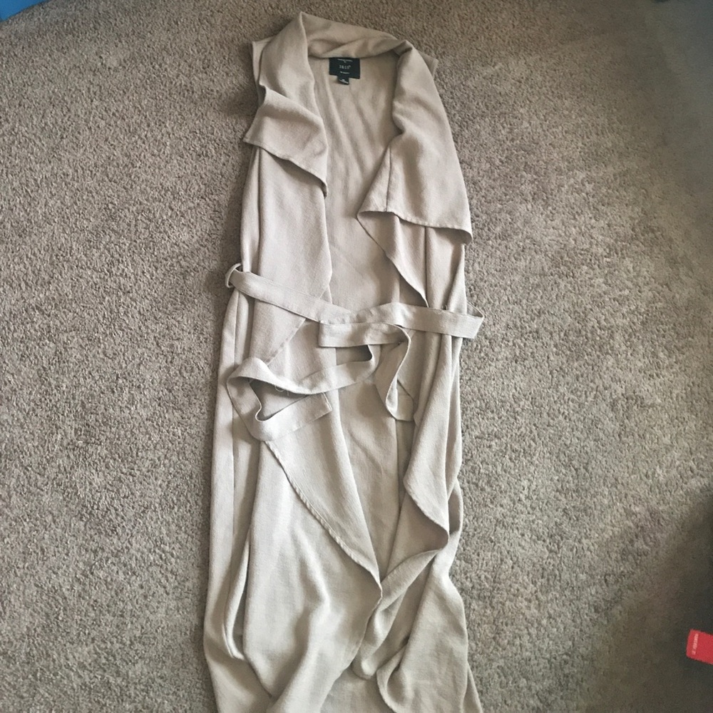 Long sleeveless trench coat/cardigan