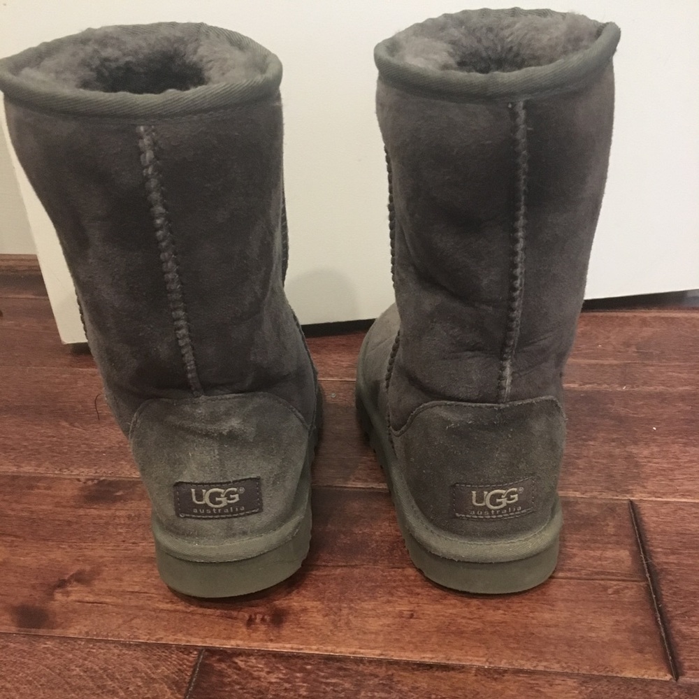 Gray uggs size 7