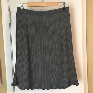 Banana Republic Pleated Skirt size M
