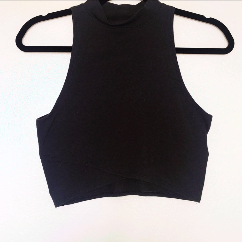HollisterCo. Gray Fitted Crop Top