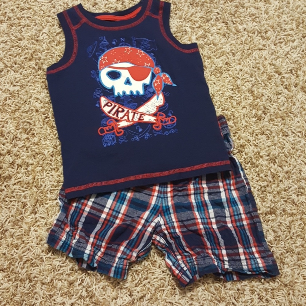 🚫DONATED 🚫 Healtex boys set