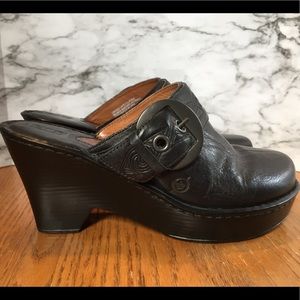 Born Black Clogs