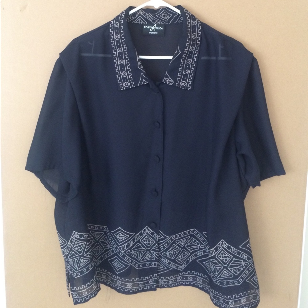 💐CLOSET CLEAROUT💐 Vintage Geometric Button Down