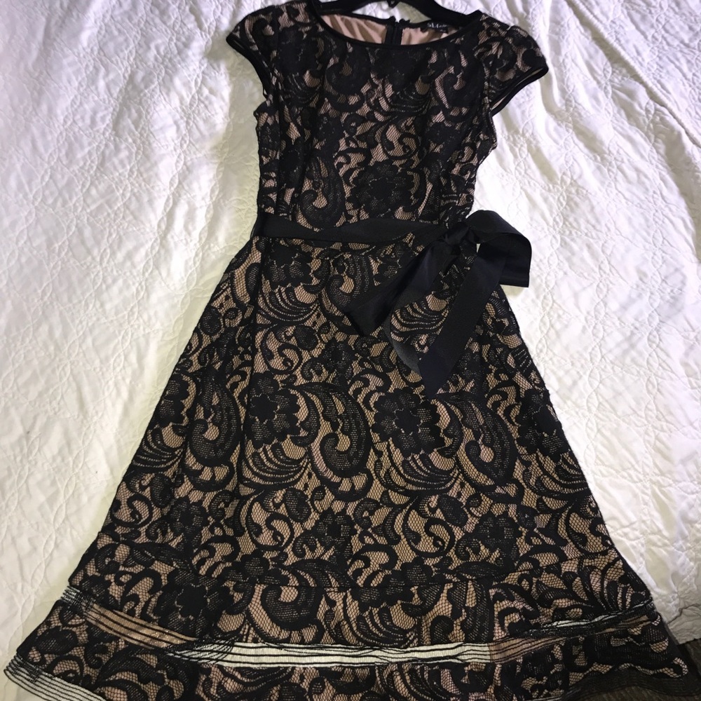 The perfect fall wedding guest dress!