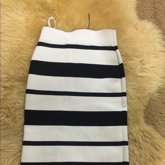 BCBGMAXAZRIA Power Skirt - Picture 1 of 4