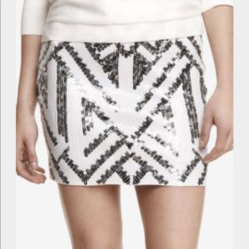 EXPRESS MINI SKIRT