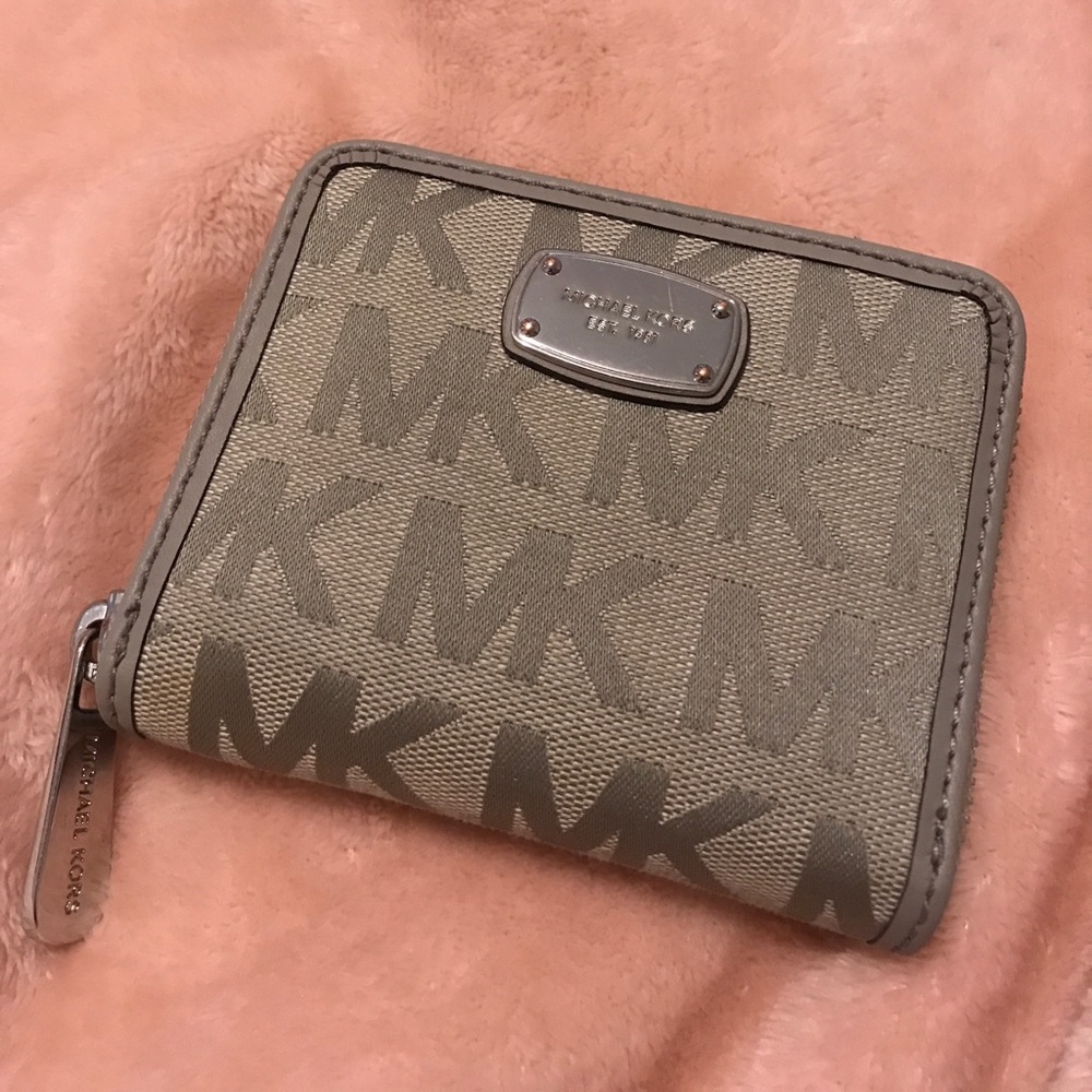 USED Authentic Michael Kors wallet