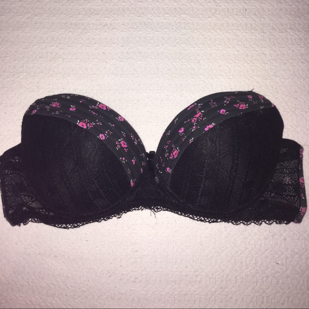 Jezebel bra🌸