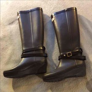 Hunter boots. Tall chocolate brown wedge