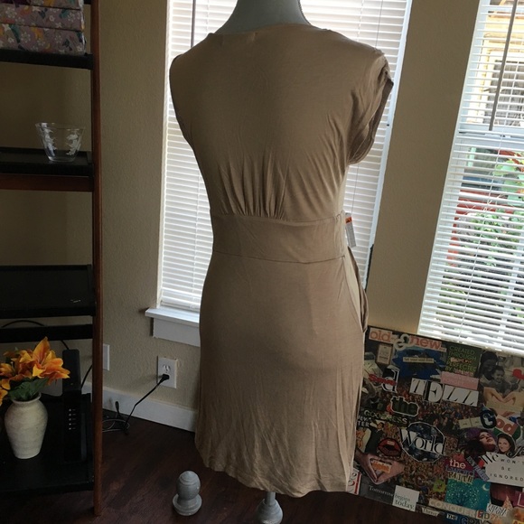 🤑Tan deep v neck dress////SIMPLE YET CHIC///// - Picture 3 of 3