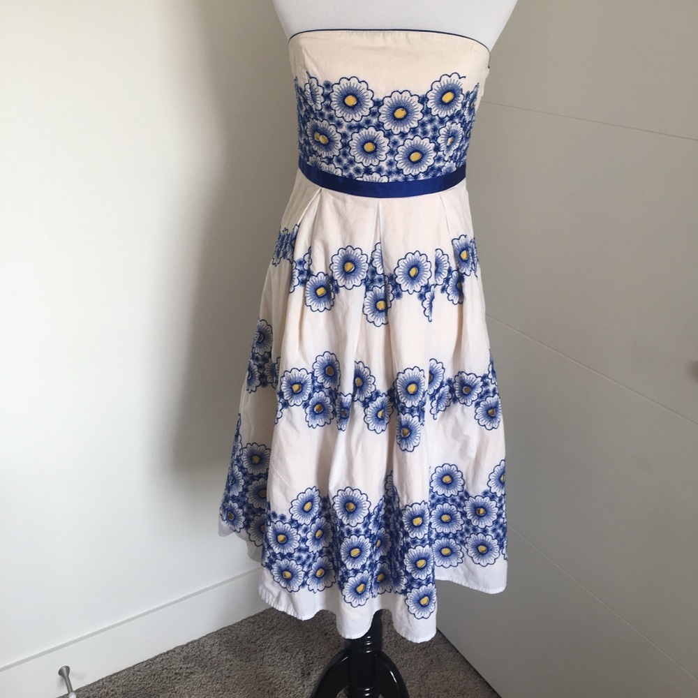 FLASH SALE!! White Anthropologie dress sz 6