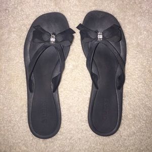 Guess flip flops.