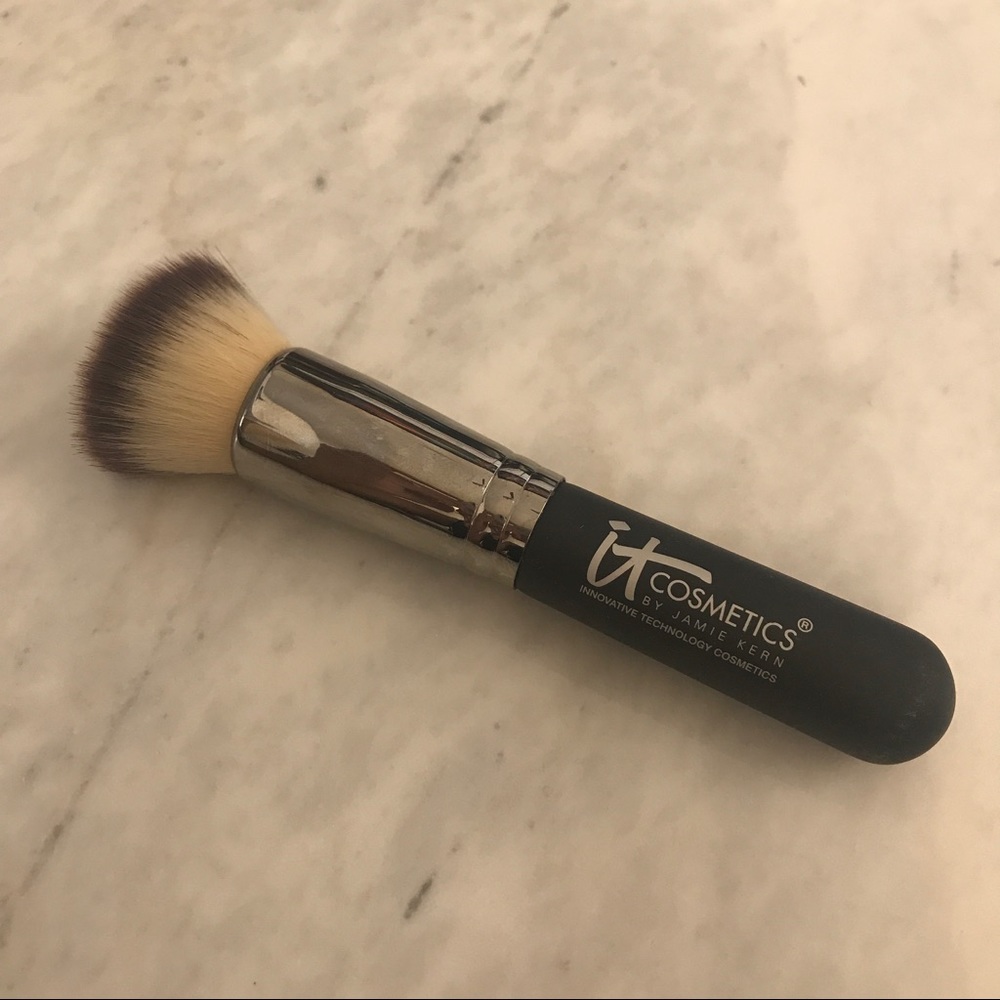 It Cosmetics Flat Top Foundation Brush #6