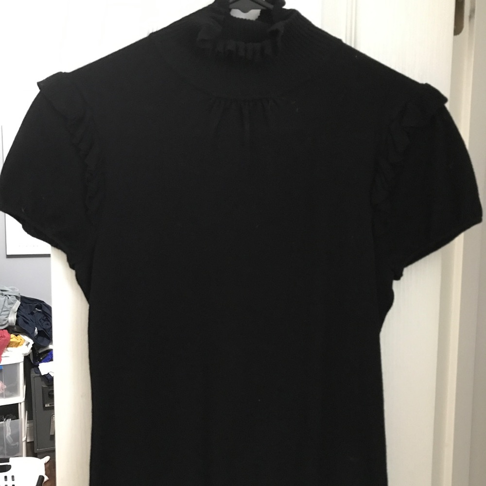 Grass Collection Ruffle-Sleeved& Key Hole top Sz M