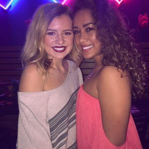 Meet your Posher, Danielle