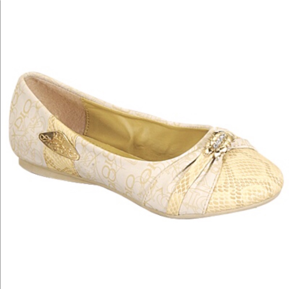 Jasmin.Beige accents 😜😉😎😀