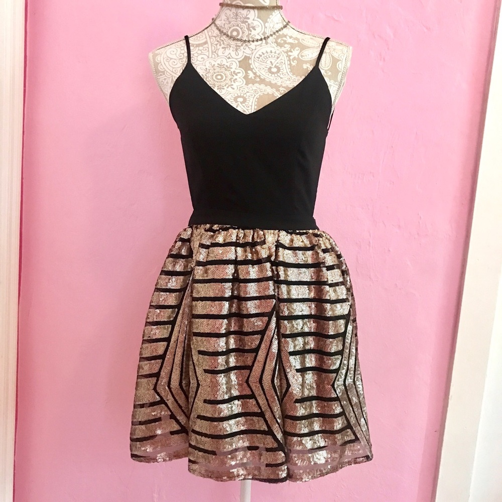 Black & Gold Sequin Dress ✨