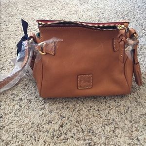 BRAND NEW Dooney & Bourke Mini Zip Crossbody