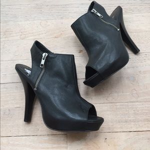 BCBGeneration black open toe heels!