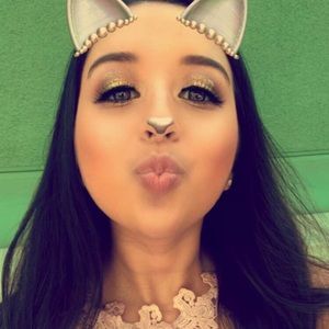 Meet your Posher, Karissa