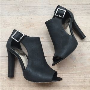 Vince Camuto black heels!