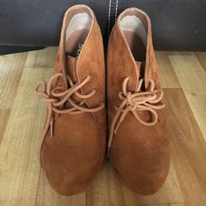 Soda wedge lace up boots