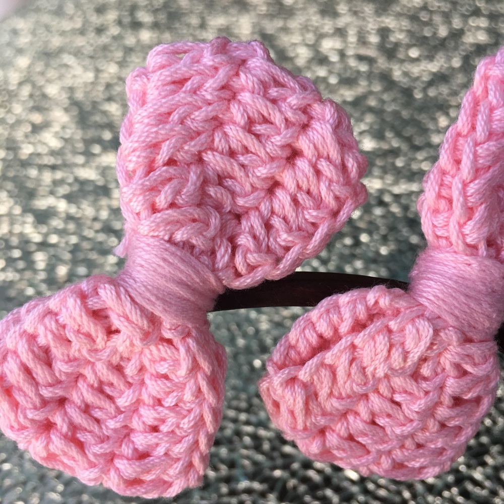 Knitted bow clips - Picture 4 of 4