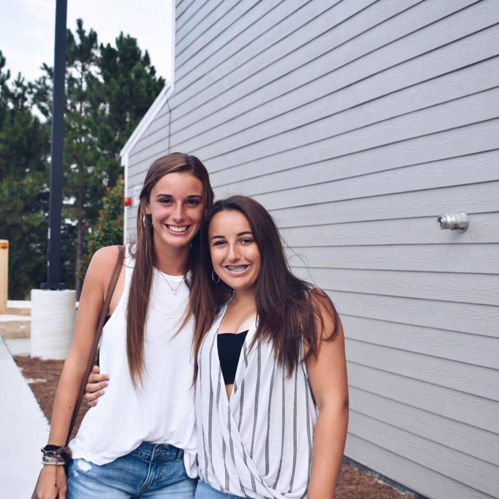 Meet your Posher, Genee