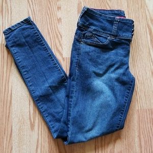 Women's YMI jeans 'wanna betta butt' size 9