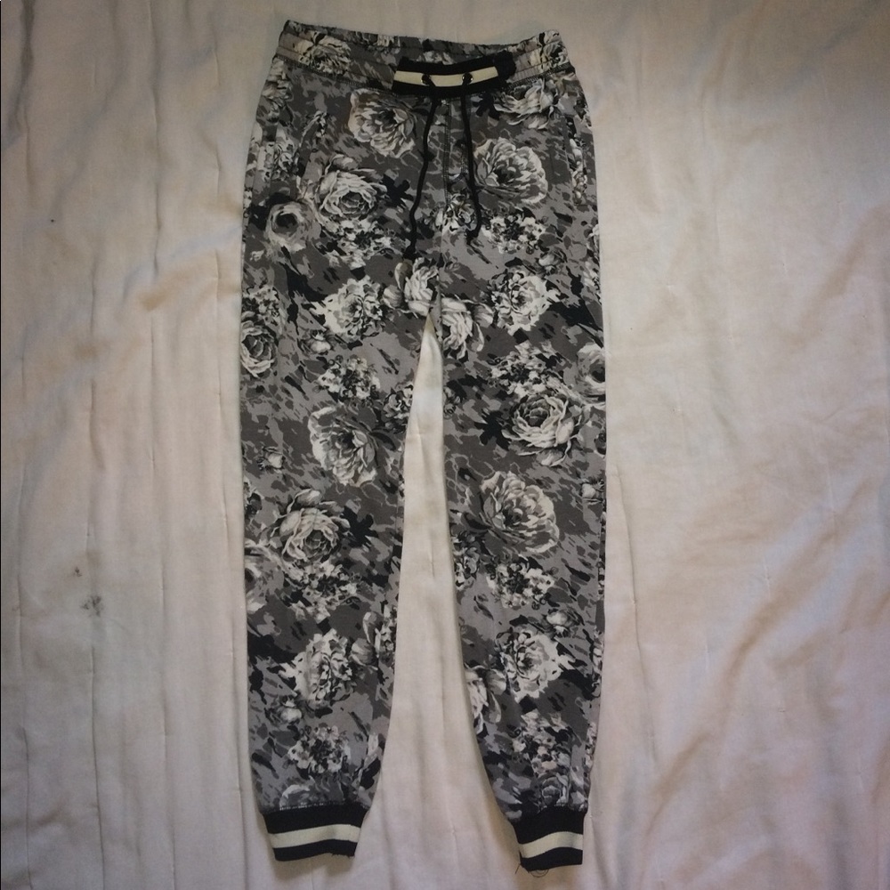 Women's joggers