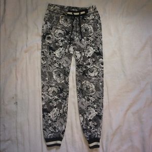 Women's joggers